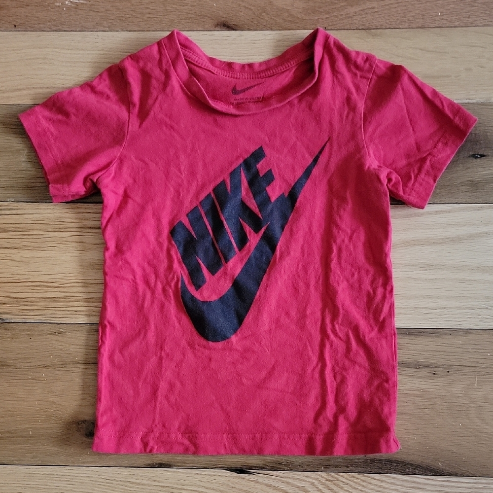 Nike Kids Red T-Shirt Size 7